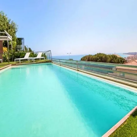 Chalet En Blanes Villa